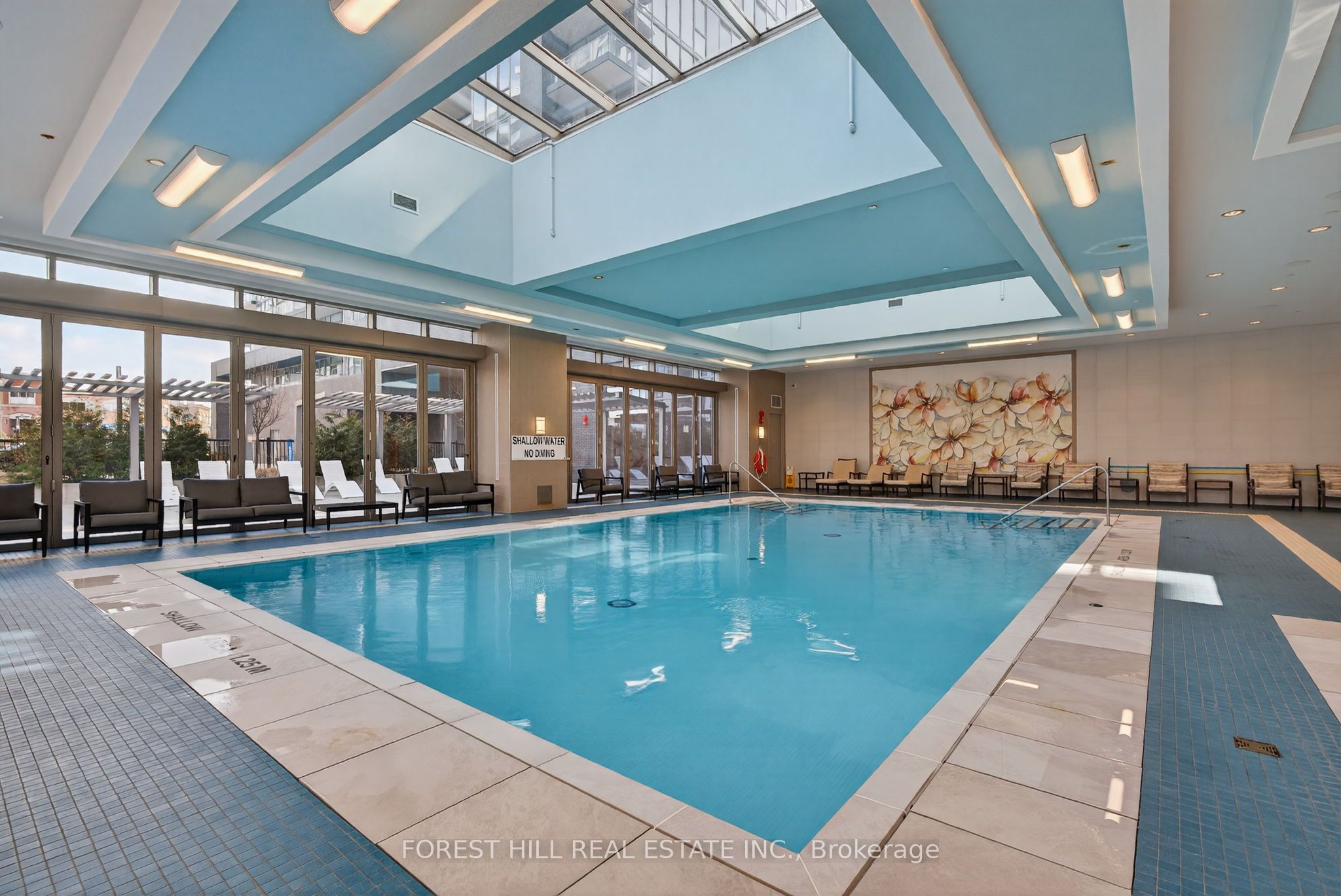 10 Gatineau Drive 208