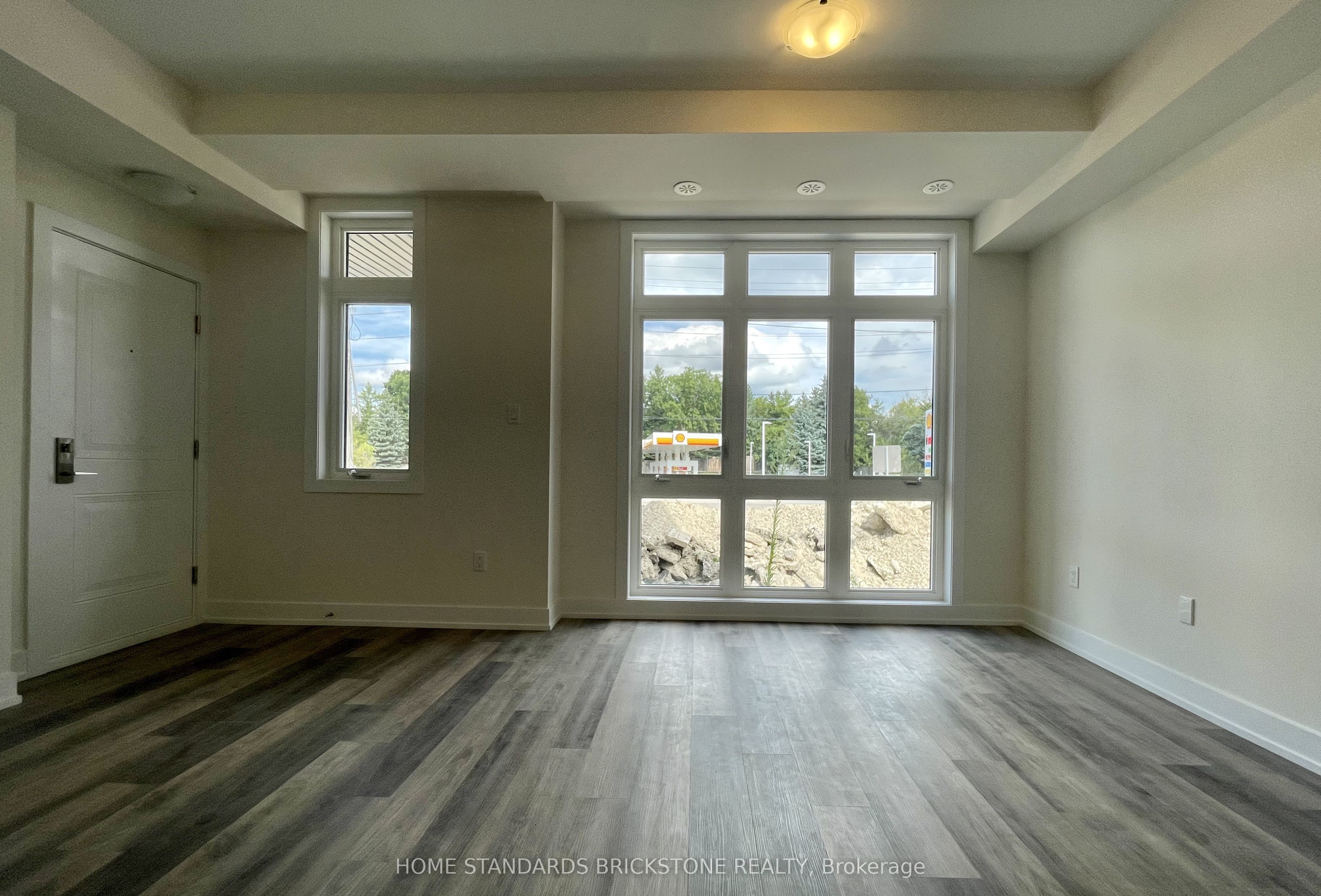 12860 Yonge Street 6