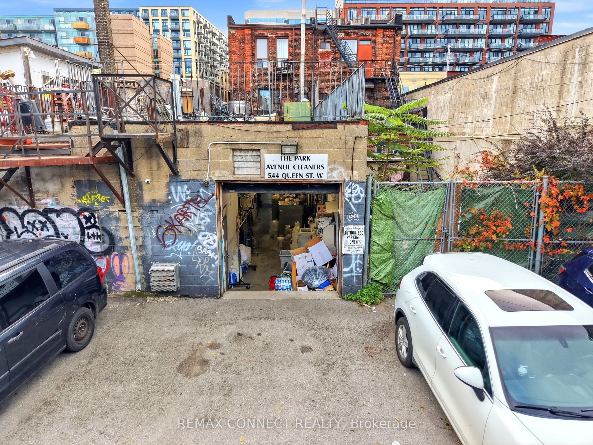 544 Queen Street W