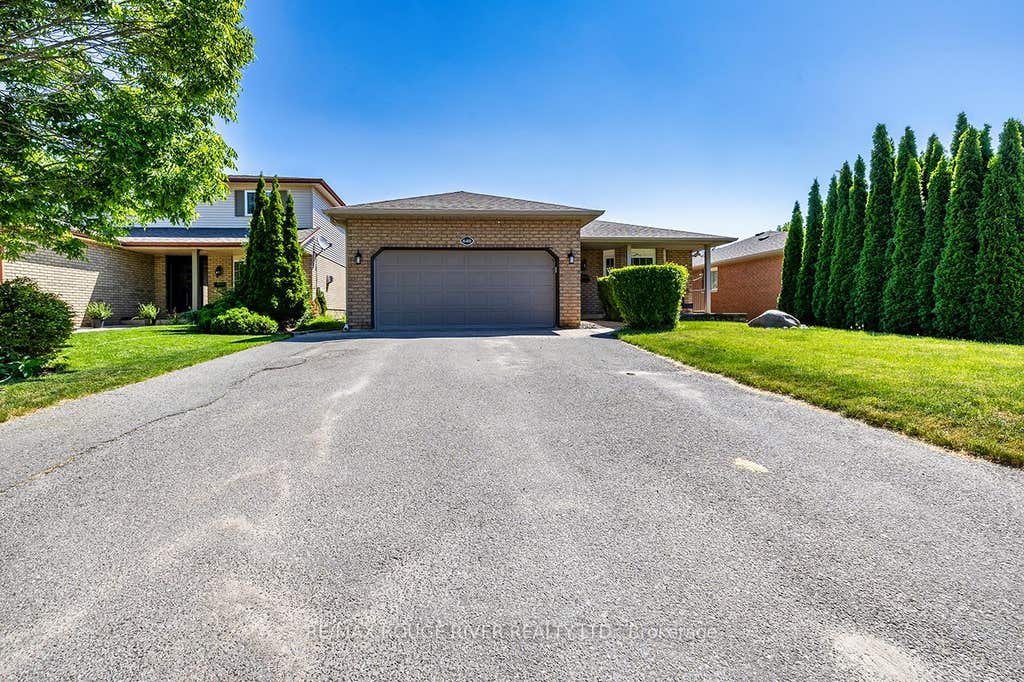 Photo of 640 Pinewood Drive, Peterborough, ON K9K 1L2 (MLS # X13428654)