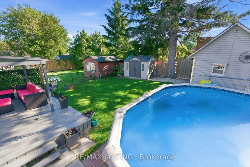 Photo of 72 Cadillac Avenue S, Oshawa, ON L1H 5Z2 (MLS # E13702698)
