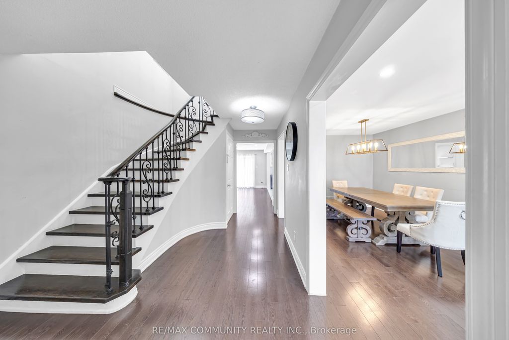 Photo of 3275 Greenbelt Crescent, Mississauga, ON L5N 5Y1 (MLS # W13045962)