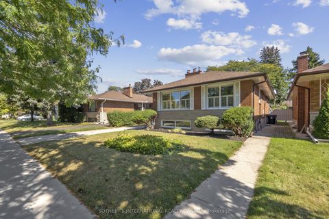 14 Laurelwood Crescent Lower Toronto ON M9P 1L5