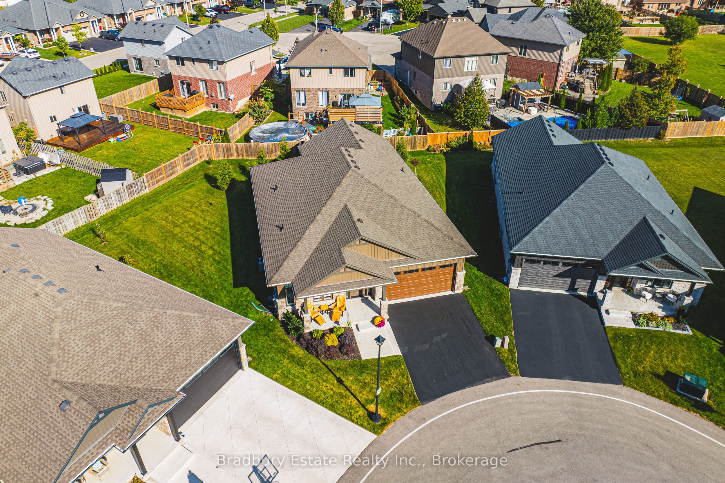 24 Craddock Boulevard 23
