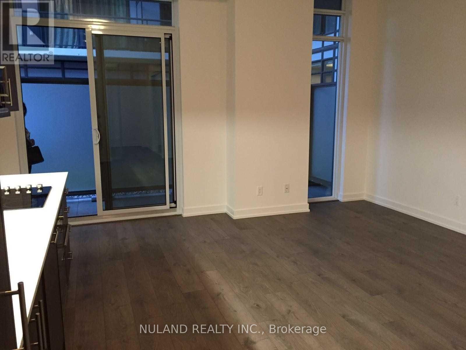 297 College Street 521