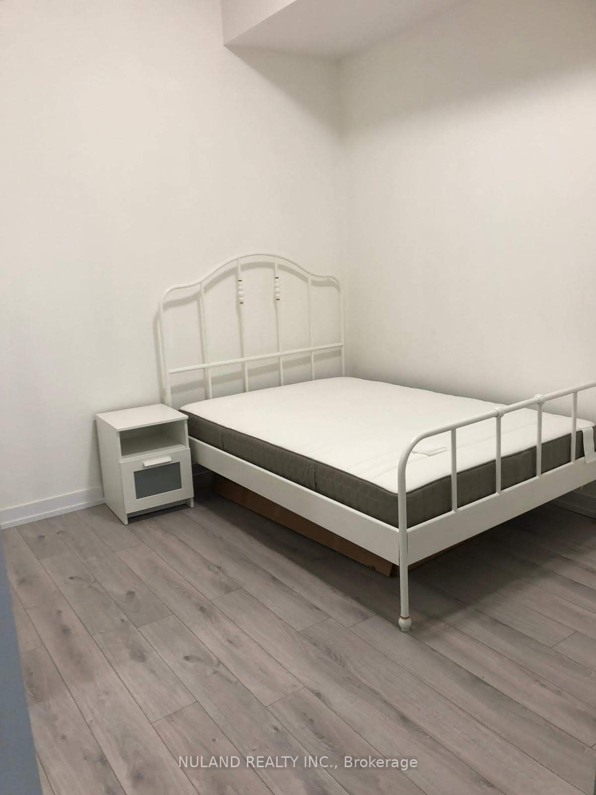 297 College Street 521