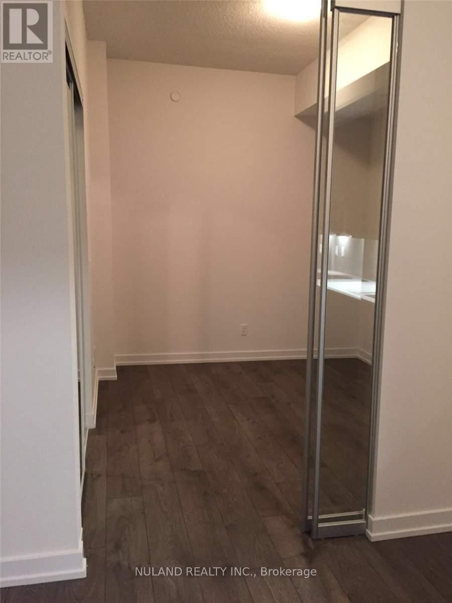 297 College Street 521