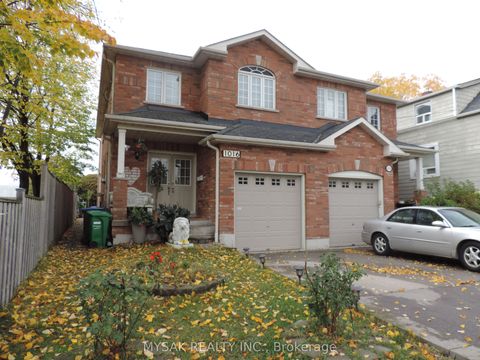 1016 Caven Street Mississauga ON L5G 4J4