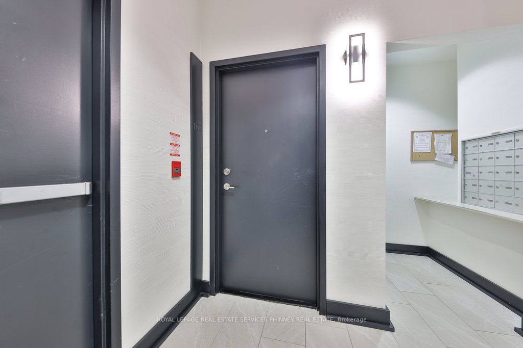 4198 Dundas Street W 102
