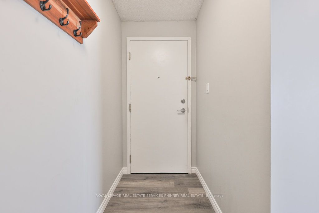 4198 Dundas Street W 102