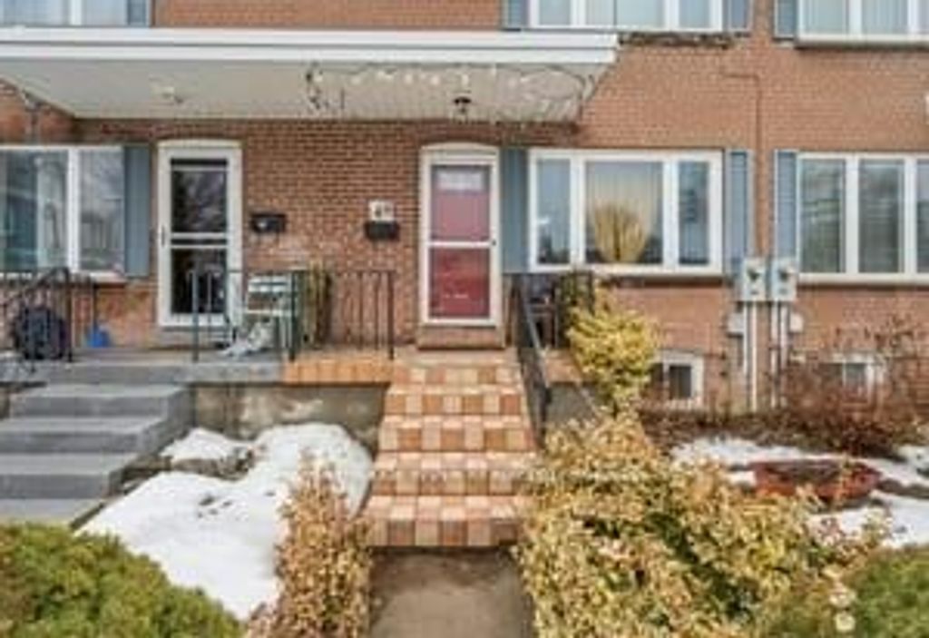 Photo of 740 Kennedy Road #49, Toronto, ON M1K 2C5 (MLS # E13078314)