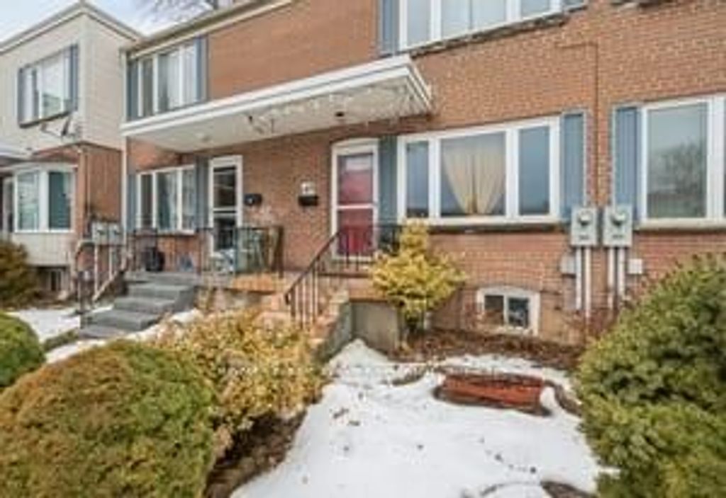 Photo of 740 Kennedy Road #49, Toronto, ON M1K 2C5 (MLS # E13078314)