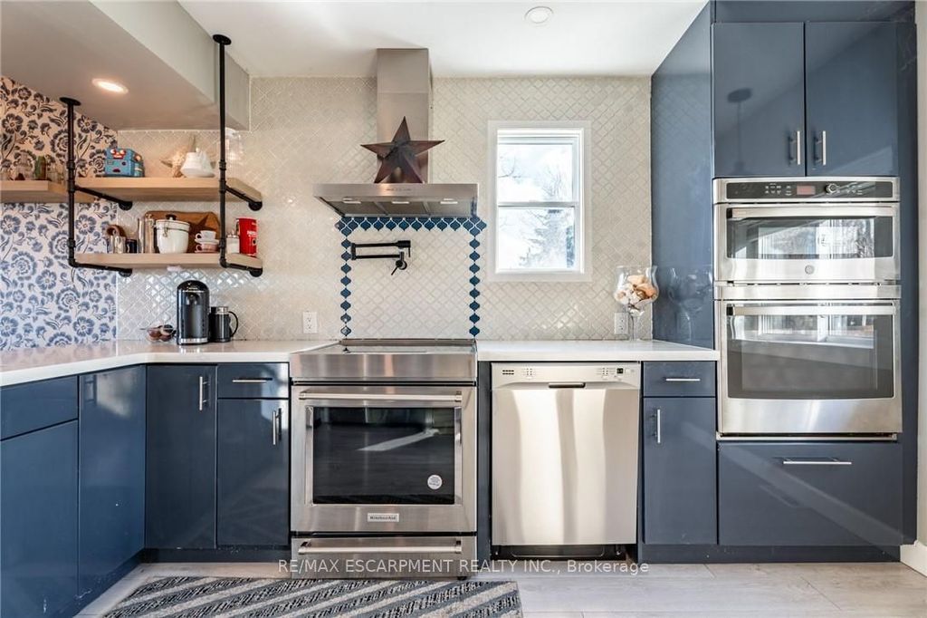 Photo of 735 Beach Boulevard, Hamilton, ON L8H 6Y5 (MLS # X12773510)