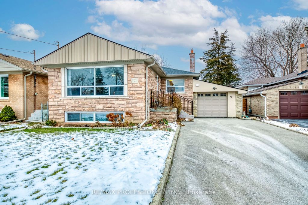 Photo of 7 Belgate Place, Toronto, ON M9C 3Y5 (MLS # W12614912)