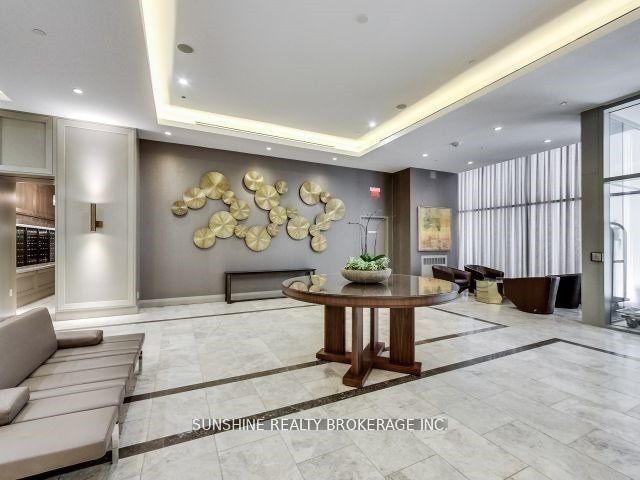 155 Yorkville Avenue 1518