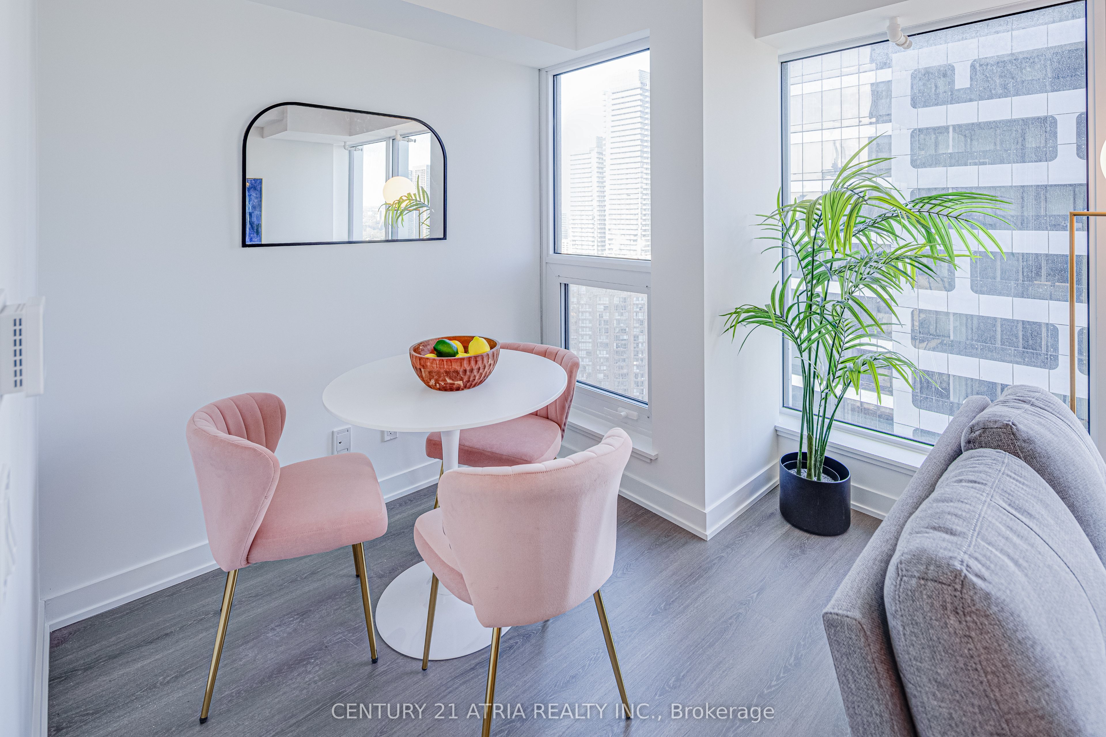 8 Wellesley Street W 4007