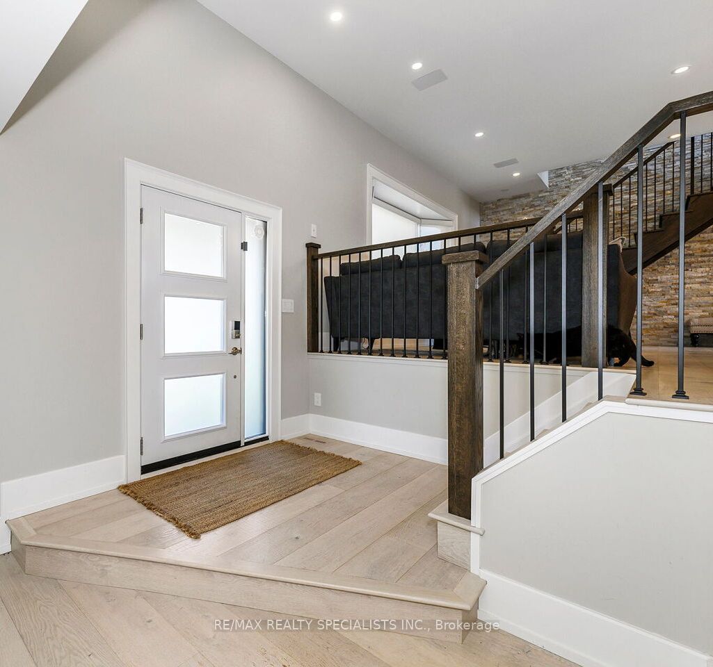 64 Joycelyn Crescent