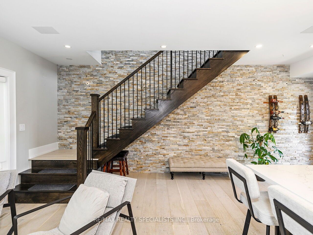 64 Joycelyn Crescent