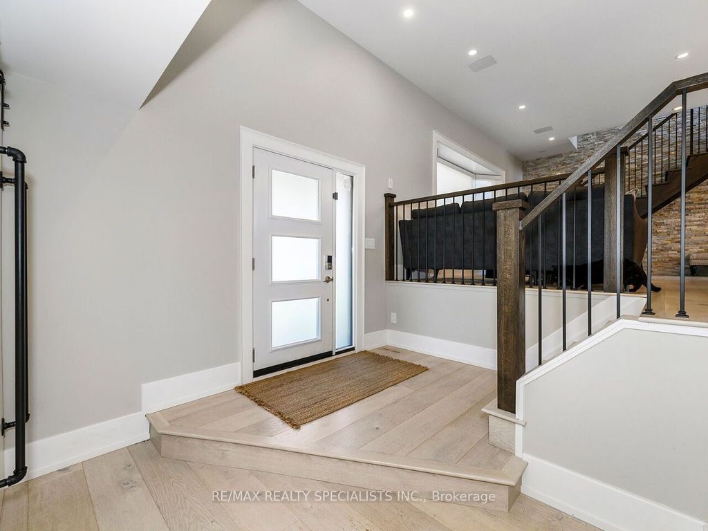 Photo of 64 Joycelyn Crescent, Halton Hills, ON L7G 2S4 (MLS # W13087836)