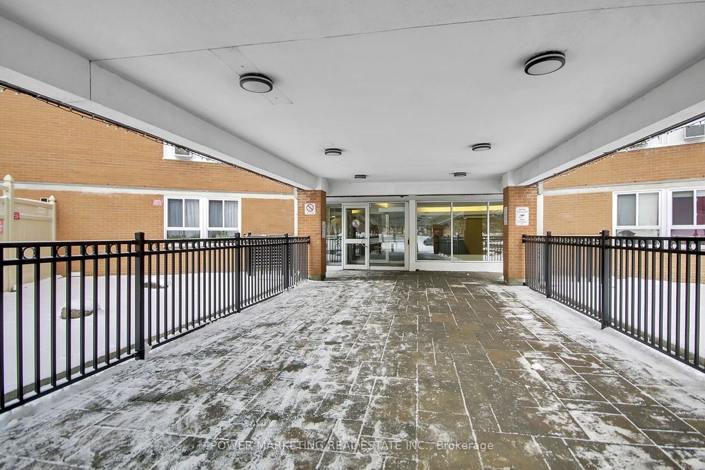 Photo of 2020 JASMINE Crescent #1116, Beacon Hill North - South and Area, ON K1J 8K5 (MLS # X12699664)