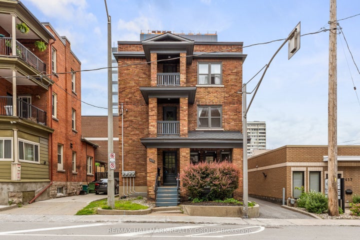 Photo 1 of 31 — 455 Metcalfe Street, Ottawa Centre, ON K2P 1T1