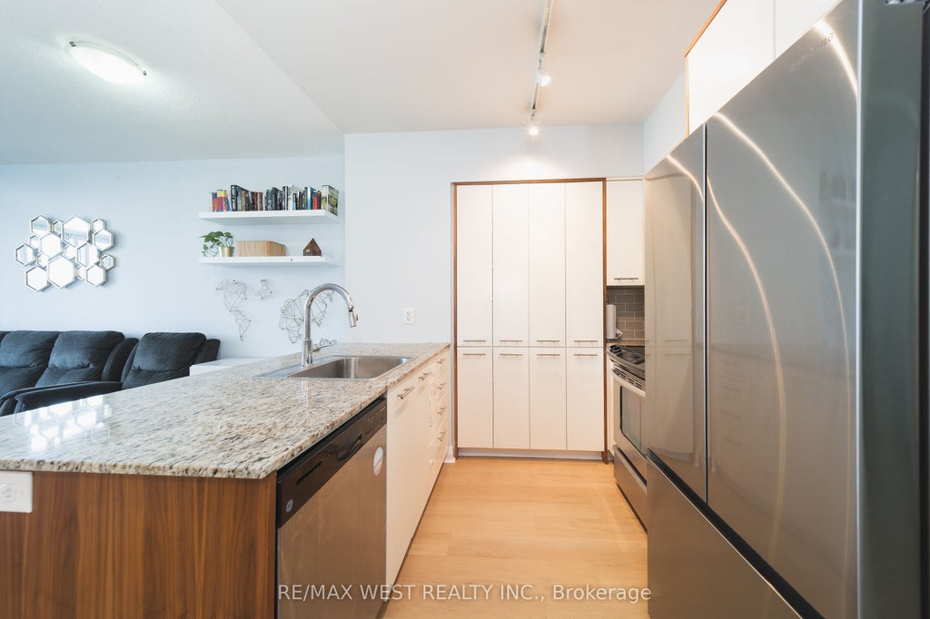 Photo of 1 Valhalla Inn Road #1206, Toronto, ON M9B 1S9 (MLS # W13570202)