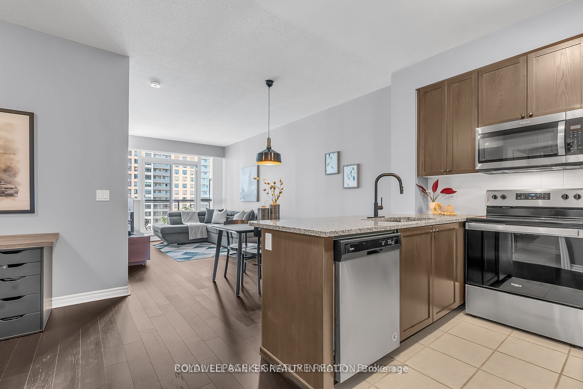 349 Rathburn Road W 1108