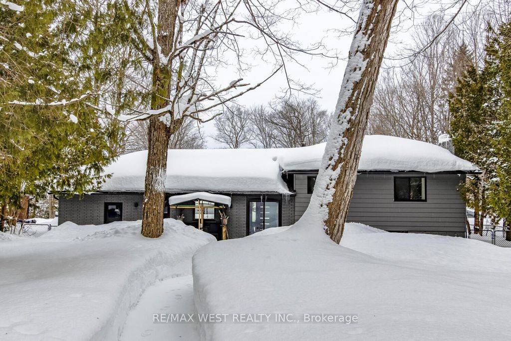 Photo of 169 Bayview Avenue E, Tay, ON L0K 1R0 (MLS # S12857682)