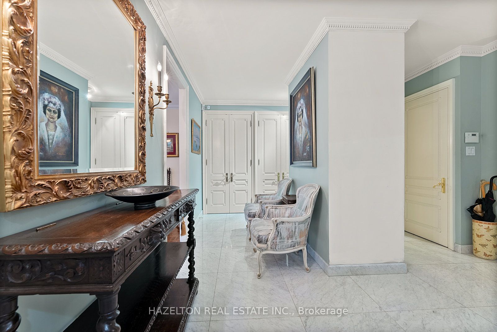18A Hazelton Avenue 402