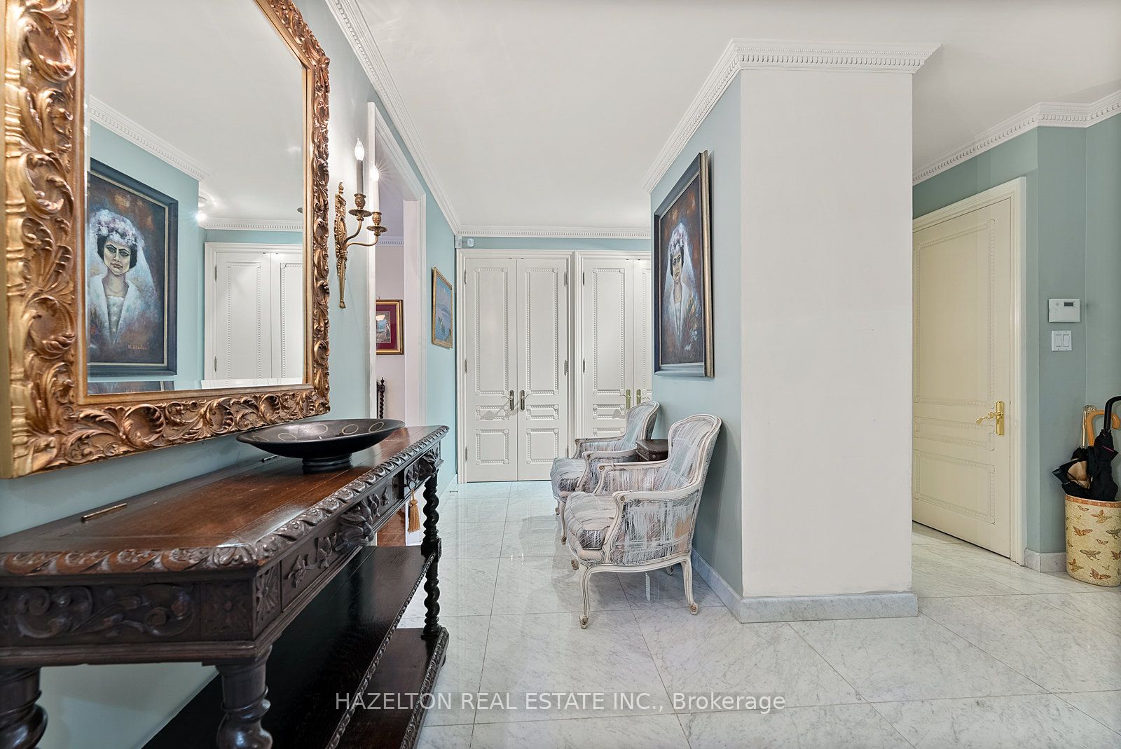 18A Hazelton Avenue 402