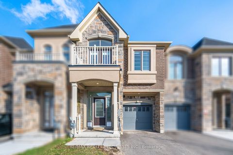 13 Dalbeattie Drive N Brampton ON L6Y 6H7