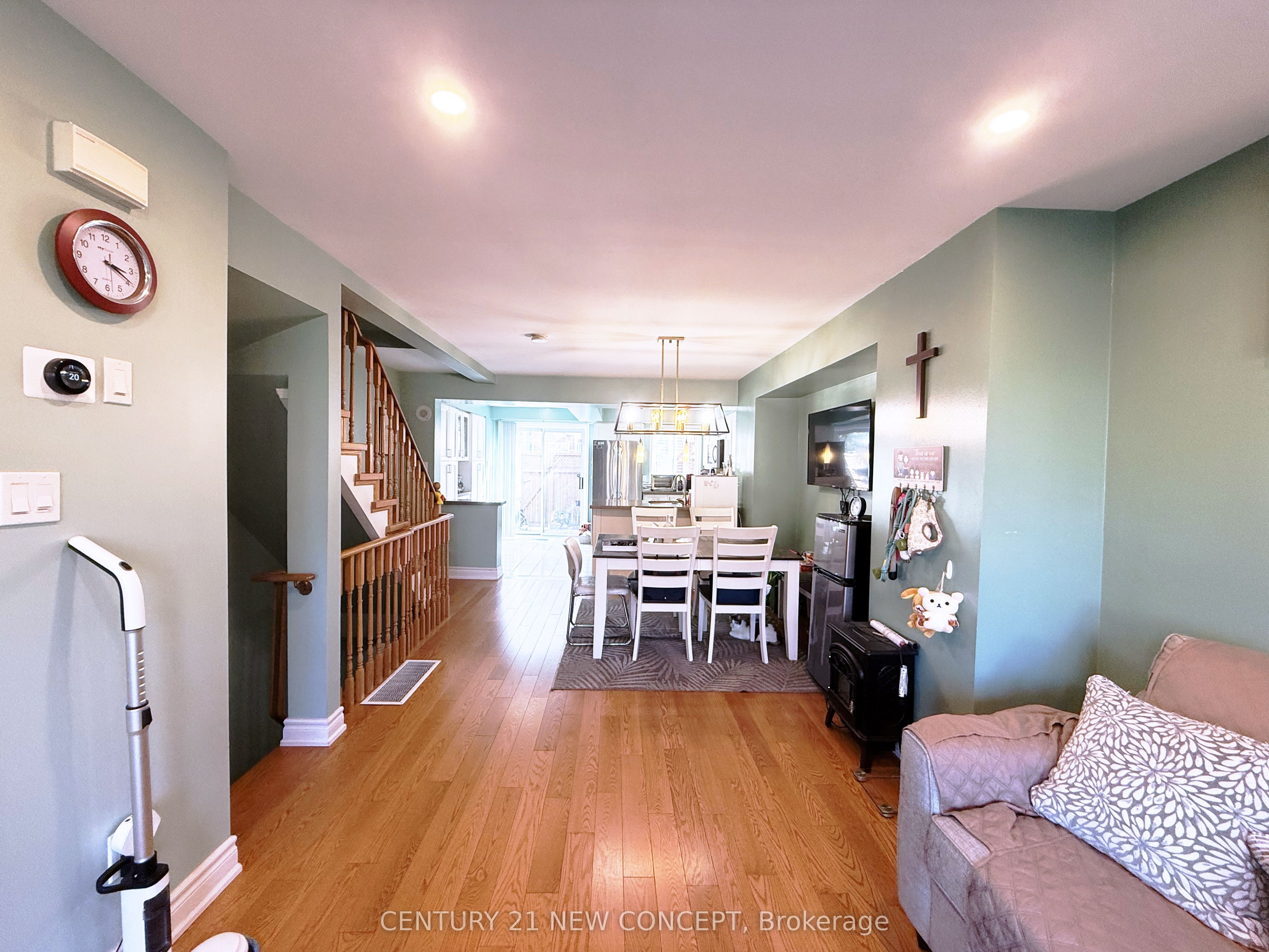 18 Clark Avenue W 107