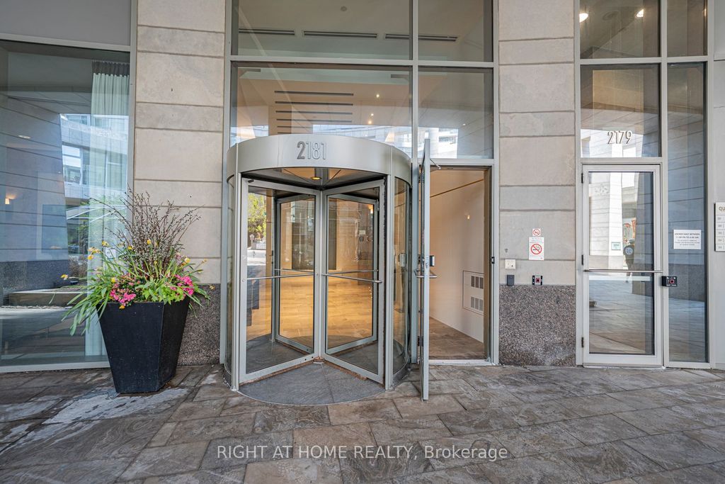 Photo of 2181 Yonge Street #1211, Toronto, ON M4S 2B1 (MLS # C13141542)