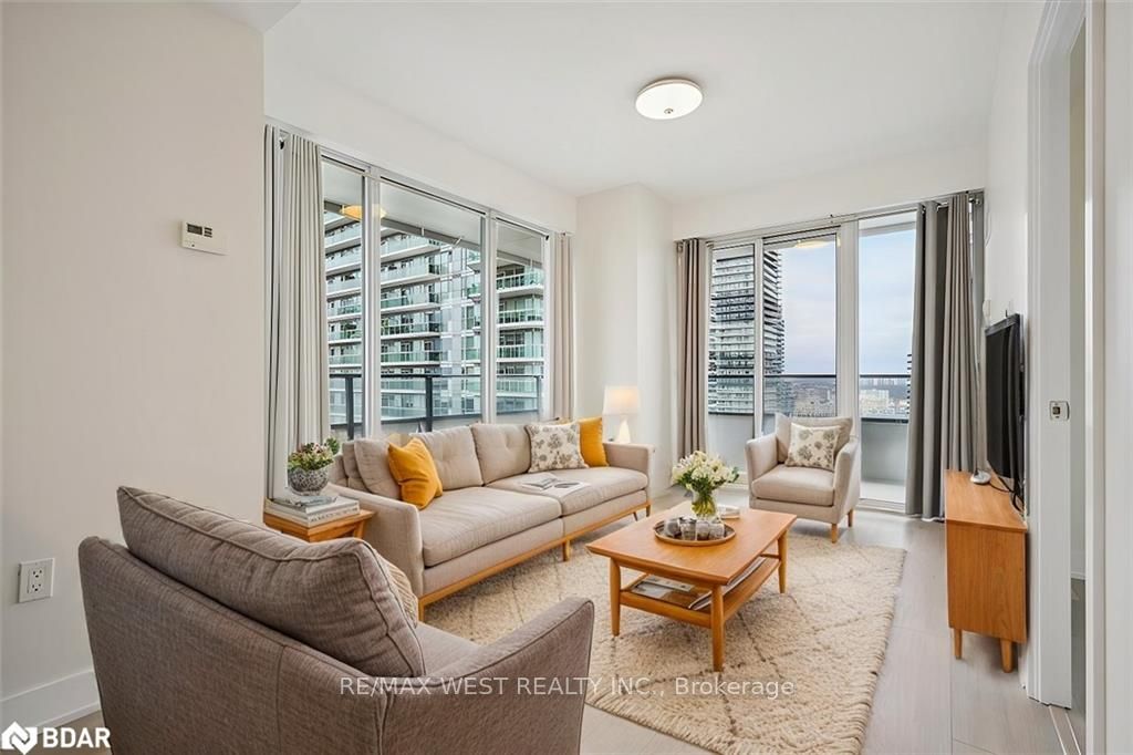 20 Shore Breeze Drive 2604