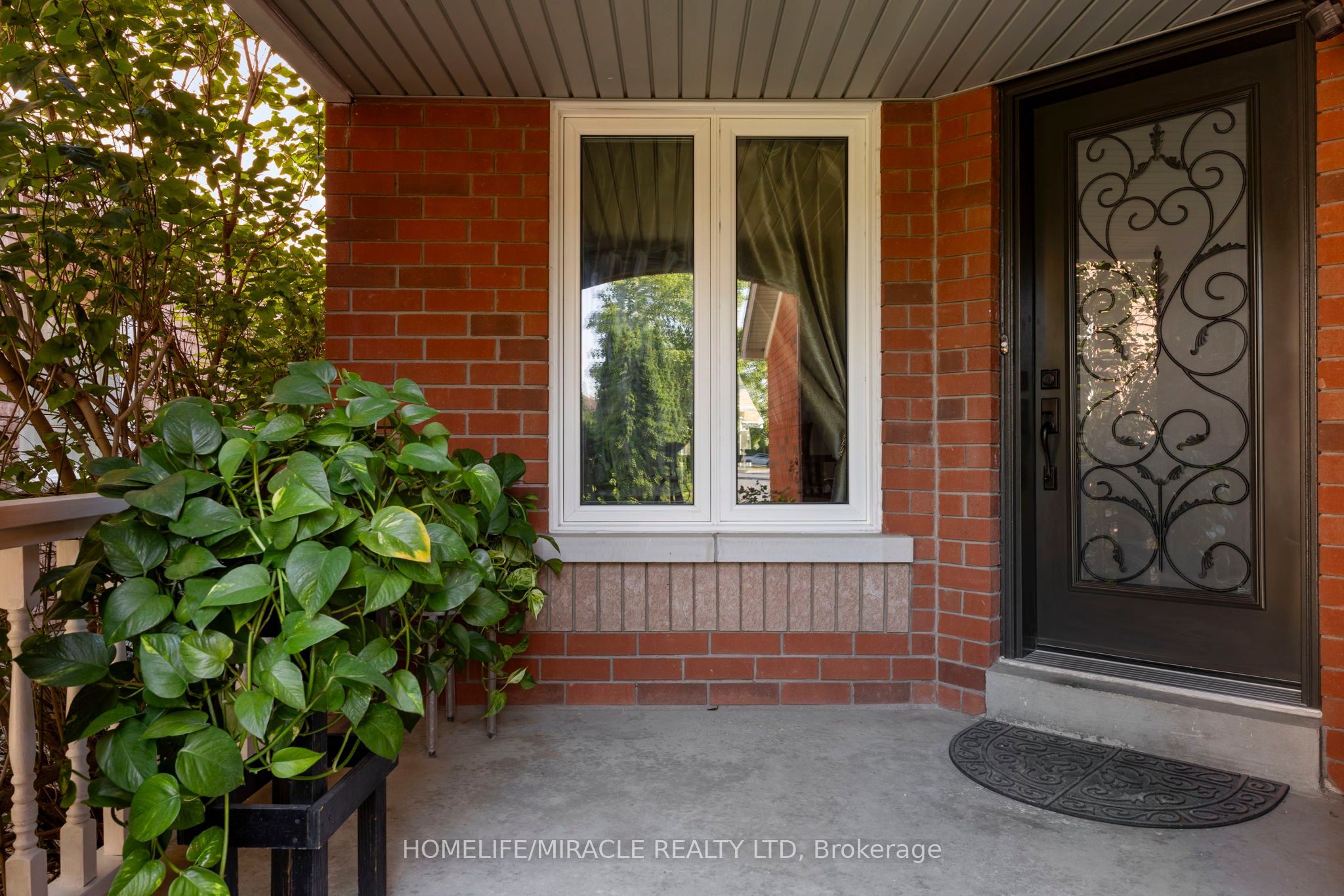 146 Roxbury Street