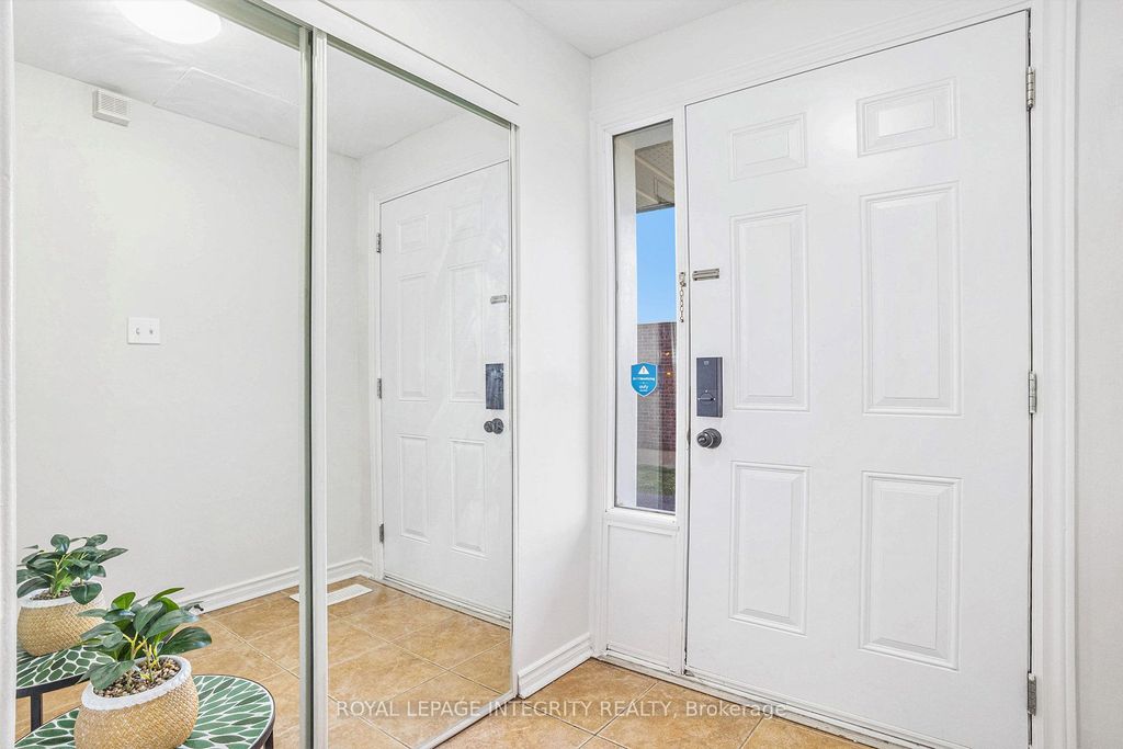 Photo of 3333 Mccarthy Road #17, Hunt Club - Windsor Park Village and Area, ON K1V 9X5 (MLS # X12475209)