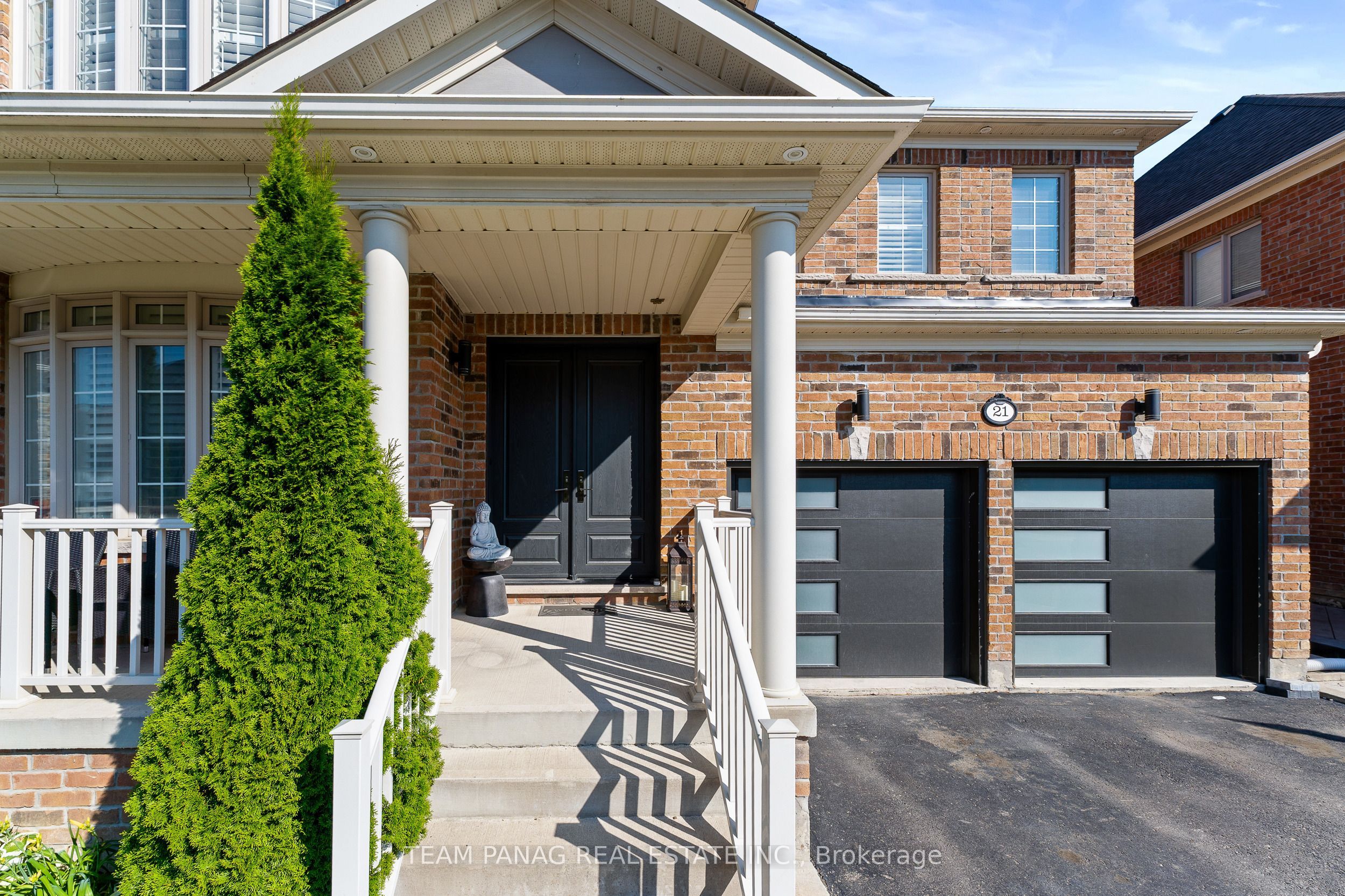 21 Lauderhill Road