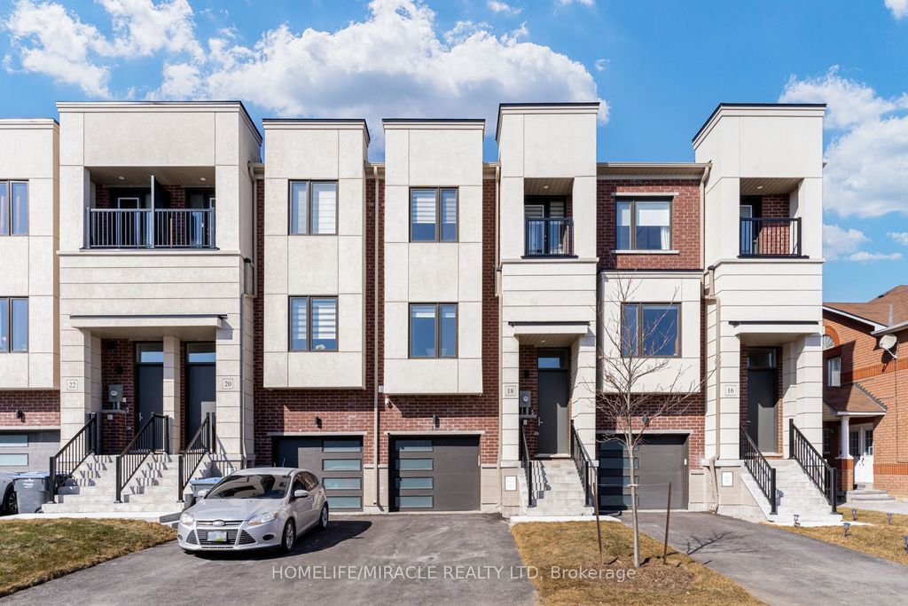 Photo of 18 Queensland Crescent, Caledon, ON L7E 2E1 (MLS # W13005008)