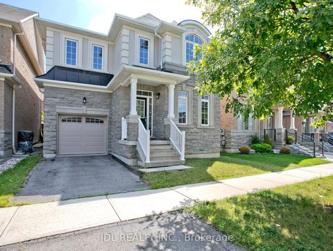 21 Wozniak Crescent Markham ON L6E 0L4