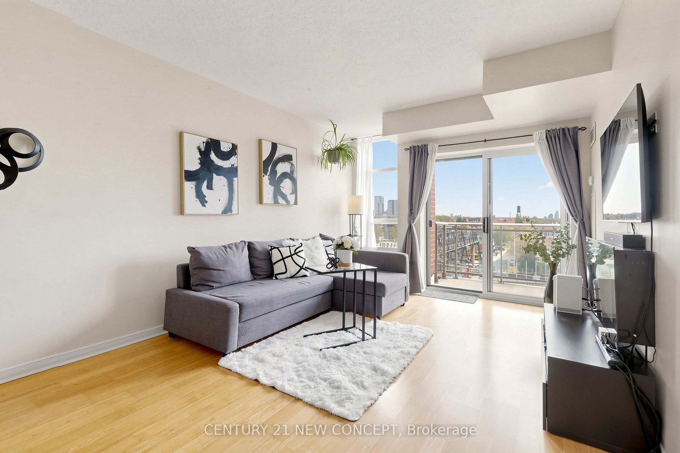 2495 Dundas Street W 614
