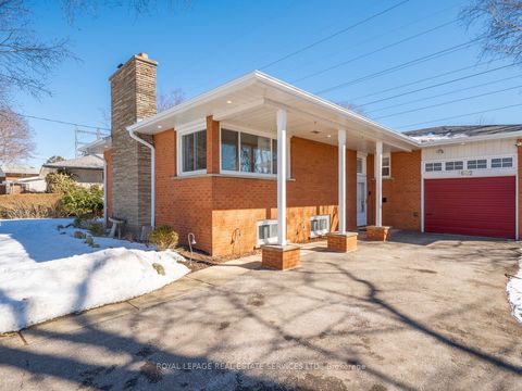 1602 Carletta Drive Mississauga ON L4X 1E5