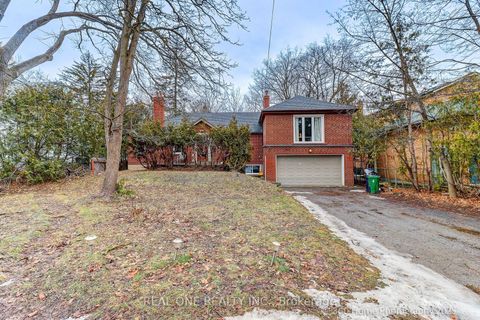 212 Cummer Avenue Toronto ON M2M 2E7