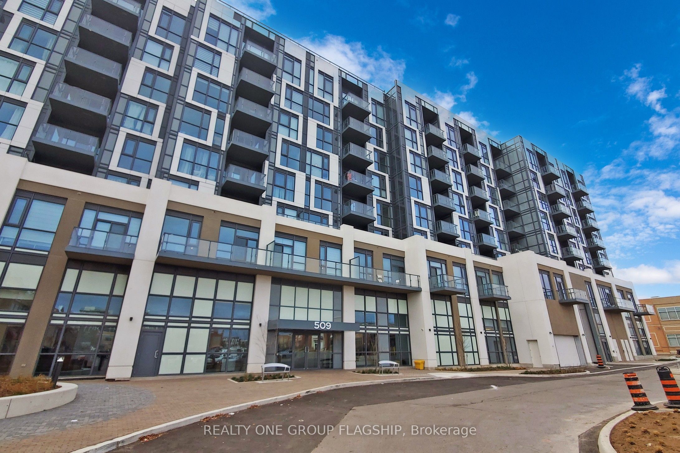 509 Dundas Street E 410