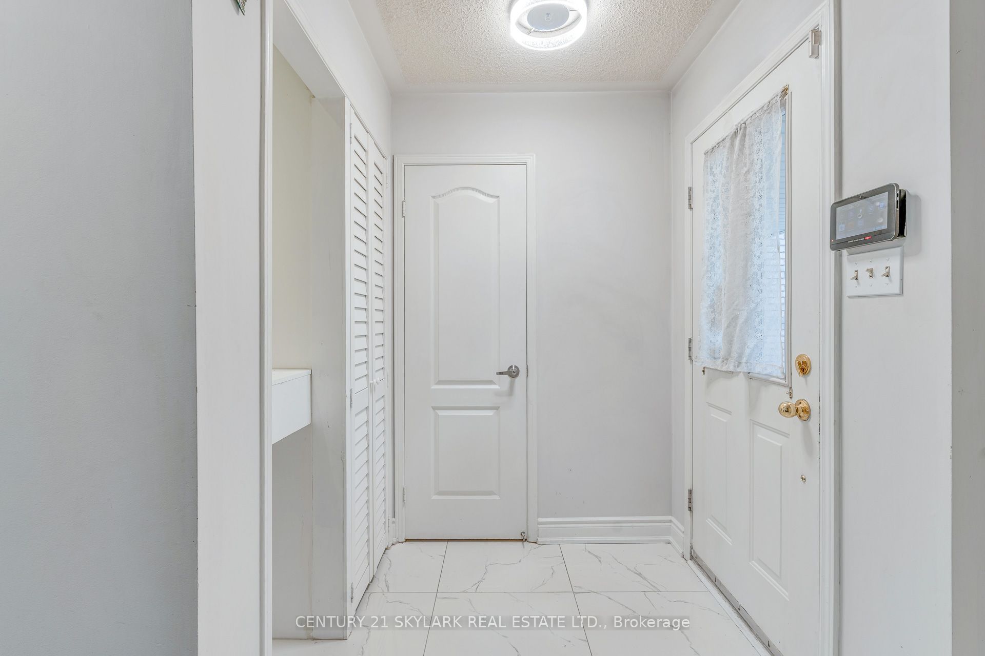 2665 Thomas Street 25