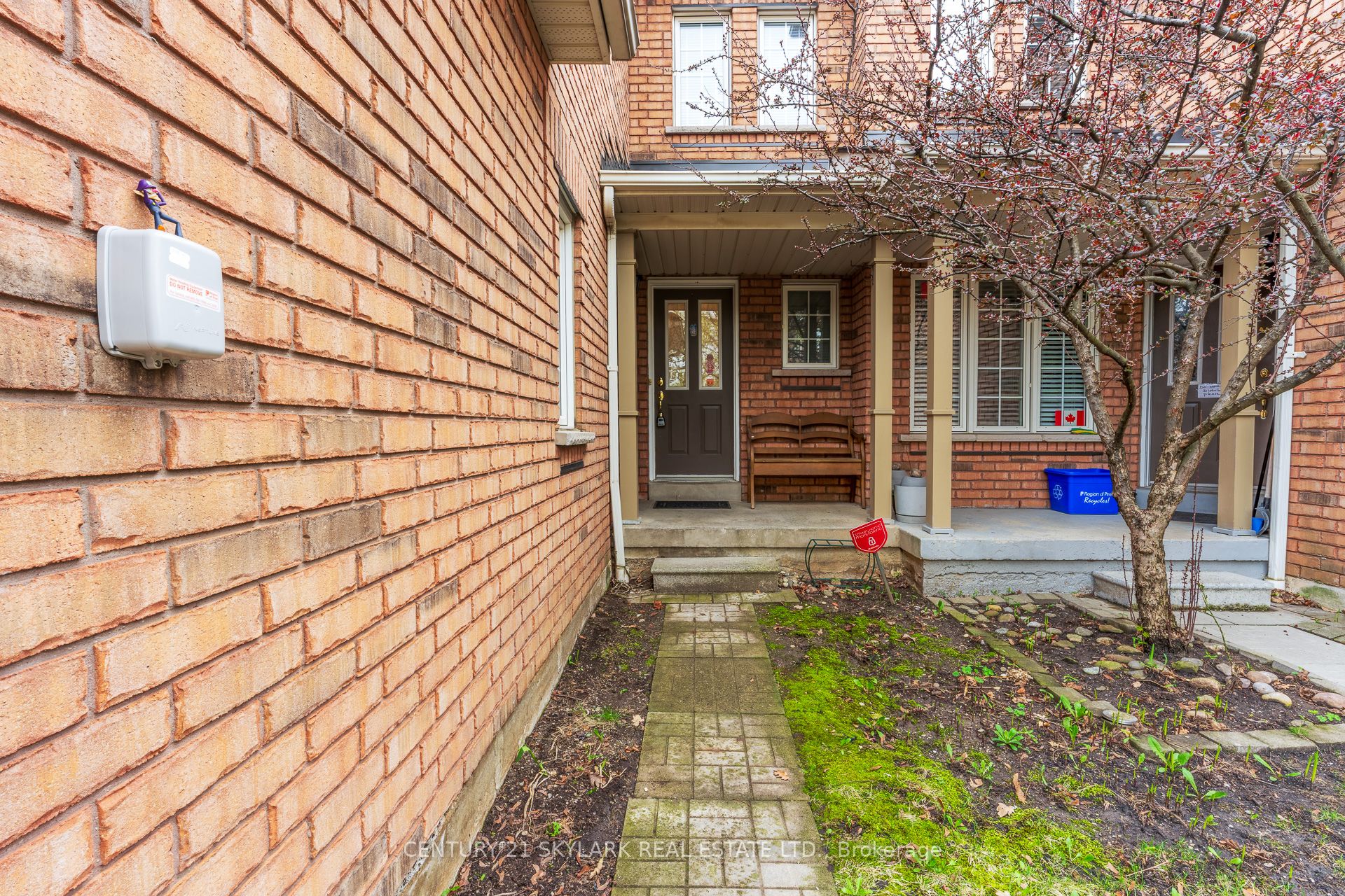 2665 Thomas Street 25