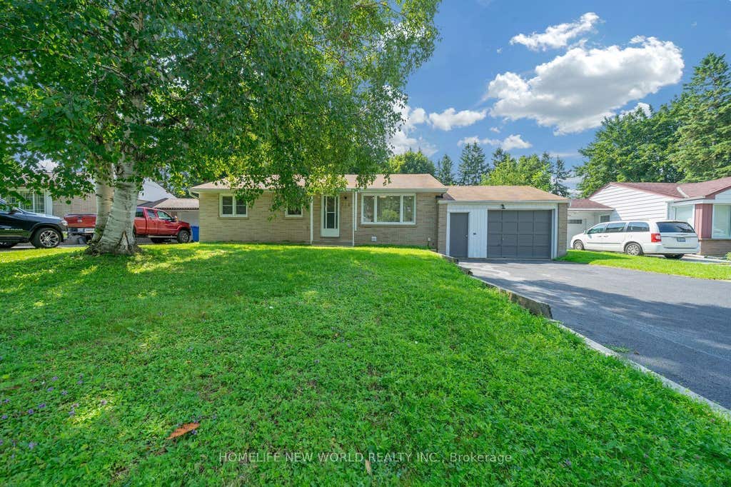 Photo of 736 Grace Street, Newmarket, ON L3Y 2L3 (MLS # N13669688)