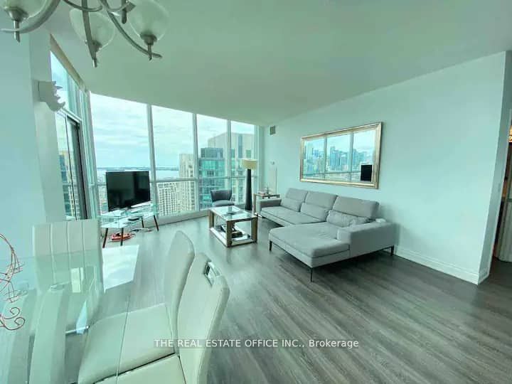 219 Fort York Boulevard 3802