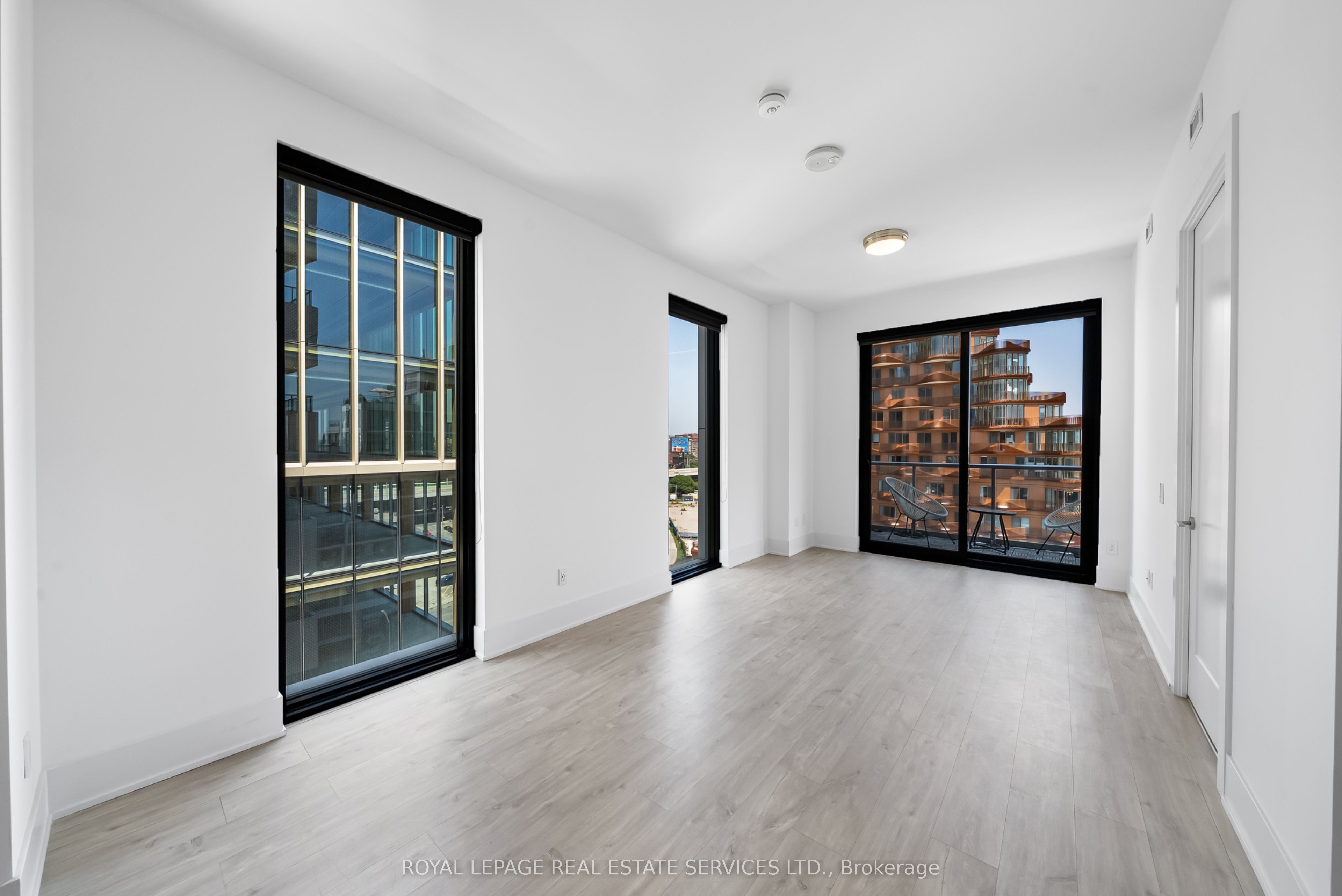 118 Merchants' Wharf N/A 922