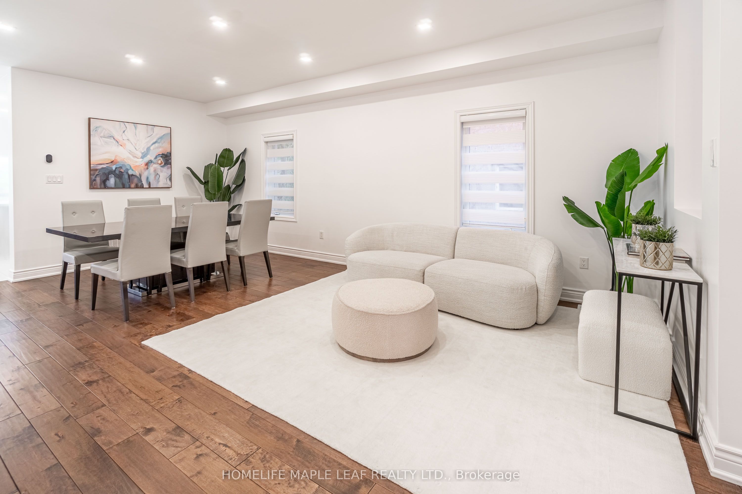 31 Maurier Boulevard