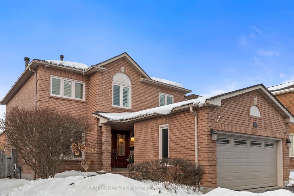 Photo of 4 Winterberry Drive, Whitby, ON L1R 1Z2 (MLS # E12752524)